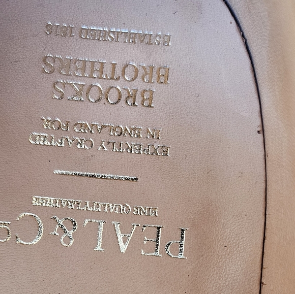 Crockett & Jones waxed suede wingtip chukka - Picture 3 of 7